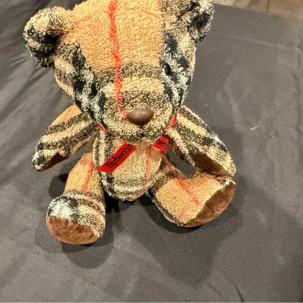 Burberry Vintage Check Thomas Teddy Bear Red Bow 
2000 Collection 15x15x10cm - Picture 4 of 16